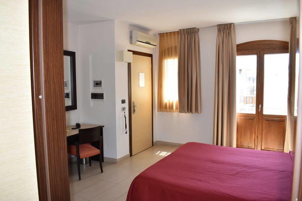 Hotel Il Portico Favignana Dış mekan fotoğraf